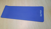 Коврик для фитнеса и йоги STARFIT FM-301 NBR, 183x61x1,2 см, с шнурком для переноски темно-синий, толстый спортивный #113, Инна М.