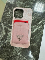 Магнитный картхолдер для смартфона Guess MagSafe Wallet Cardslot из экокожи для хранения 2х карт, с функцией подставки, с металлическим логотипом Triangle metal logo, розовый #7, Диана Г.