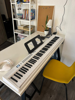 Avoris F88 WH - синтезатор (цифровое пианино) с подсветкой клавиш и с функцией обучения, midi -клавиатура, белый цвет #3, Ксения Д.