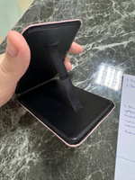 Магнитный картхолдер для смартфона Guess MagSafe Wallet Cardslot из экокожи для хранения 2х карт, с функцией подставки, с металлическим логотипом Triangle metal logo, розовый #6, Диана Г.