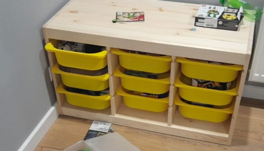 Стеллаж для игрушек с белыми ящиками (9), деревянный стеллаж в детскую ...