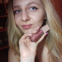 Maybelline New York Блеск для губ Lifter Gloss с гиалуроновой кислотой тон 004 Silk, 5.4 мл #12, Валерия Д.