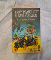 Ein gutes Omen / Благие знамения / Книга на Немецком | Gaiman Neil, Pratchett Terry #1, nye