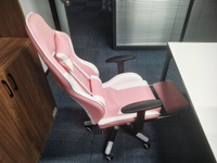 Розовое/белое игровое кресло HELE, экокожа, с подголовником, металлический железный каркас, с подставкой для ног, регулируемые подлокотники, регулируемая спинка #55, Андрей Д.