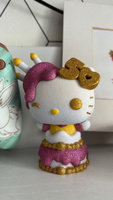 Фигурка Funko POP! 50th Hello Kitty in Cake (DGLT) (Exc)/ Фанко ПОП по мотивам франшизы "Hello Kitty" #13, София Б.