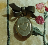 Винтажная маленькая брошь VTG медальон, локет "Брошь с секретом", латунь, сердце #8, Альбина Л.