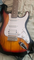 Электрогитара для начинающих Stratocaster с хамбакером (SSH) с полным комплектом (комплект PREMIUM, цвет санбёрст) #69, Дмитрий П.