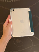 Чехол для планшета Темно-Зеленый Apple iPad Mini 6-го поколения 2021 с отделением для стилуса, из мягкого силикона с усиленными углами и прозрачной крышкой VERSIO #5, Алла