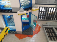 Конструктор LEGO City Police Полицейский участок, 894 детали, 6+, 60141 #77, Коробкова Любовь