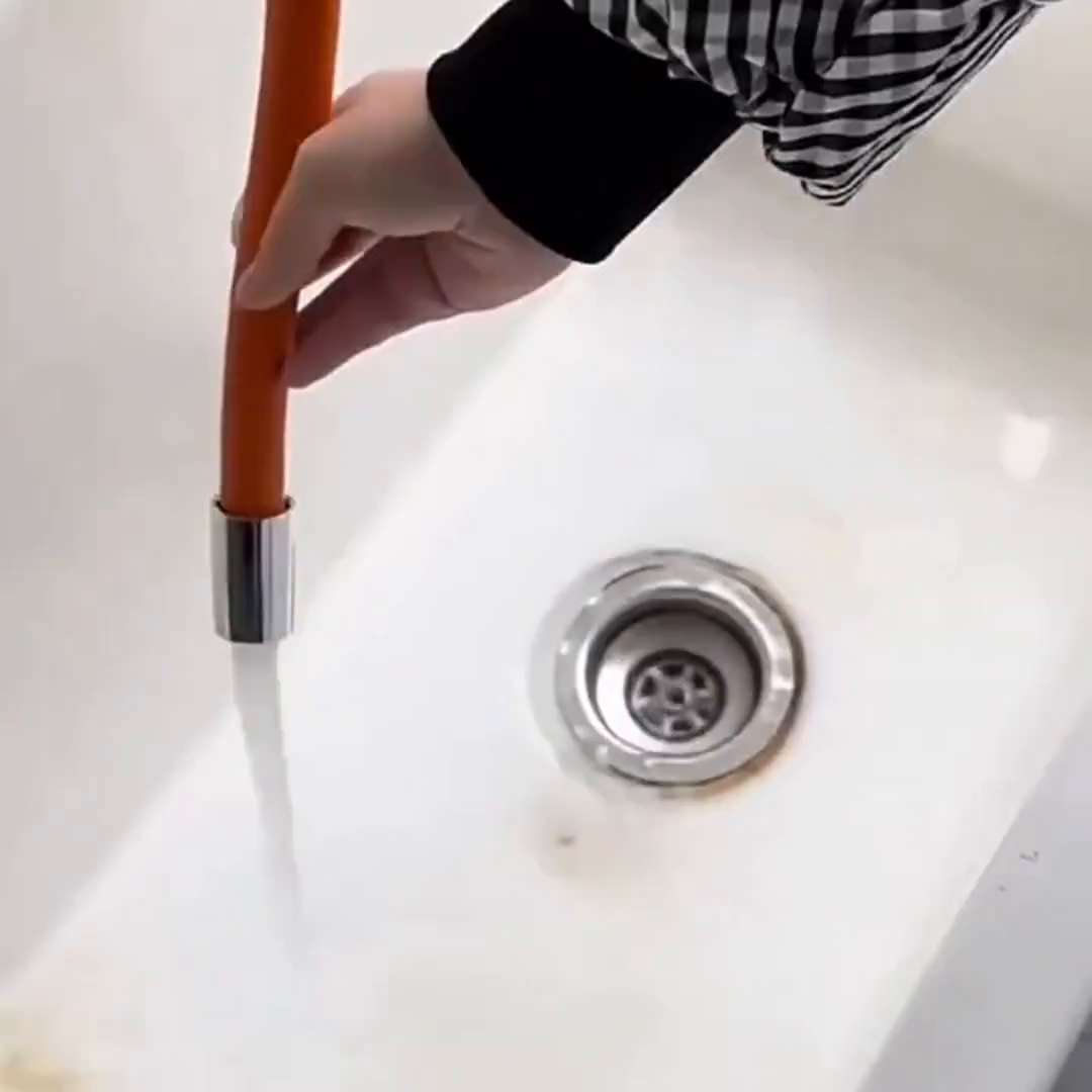 Универсальный удлинитель смесителя. Гибкая насадка на кран для ванны .
